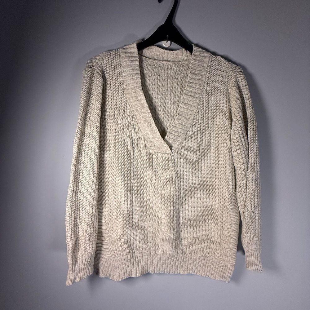 Silence & Noise URBAN OUTFITTERS Beige Tan Oversized V-Neck Knit Sweater Size M